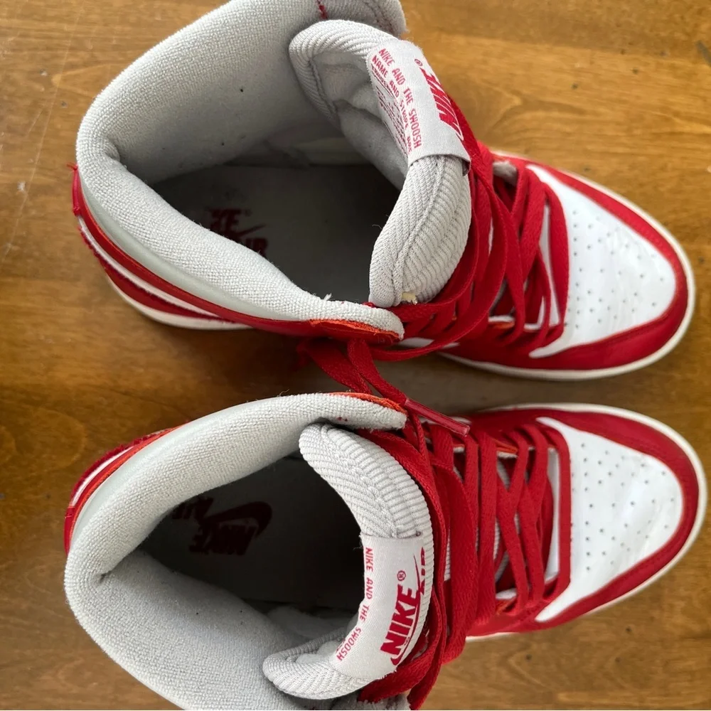 Women’s Nike Jordan 1 Retro OG Varsity Red. 7.5